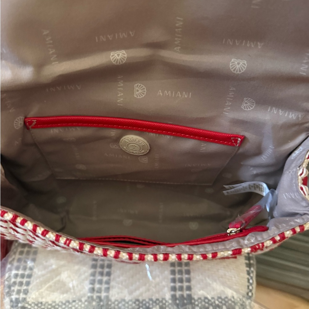 Handmade in Mexico! Bought in Mexico!Red and White Woven Clutch - Picture 10 of 13